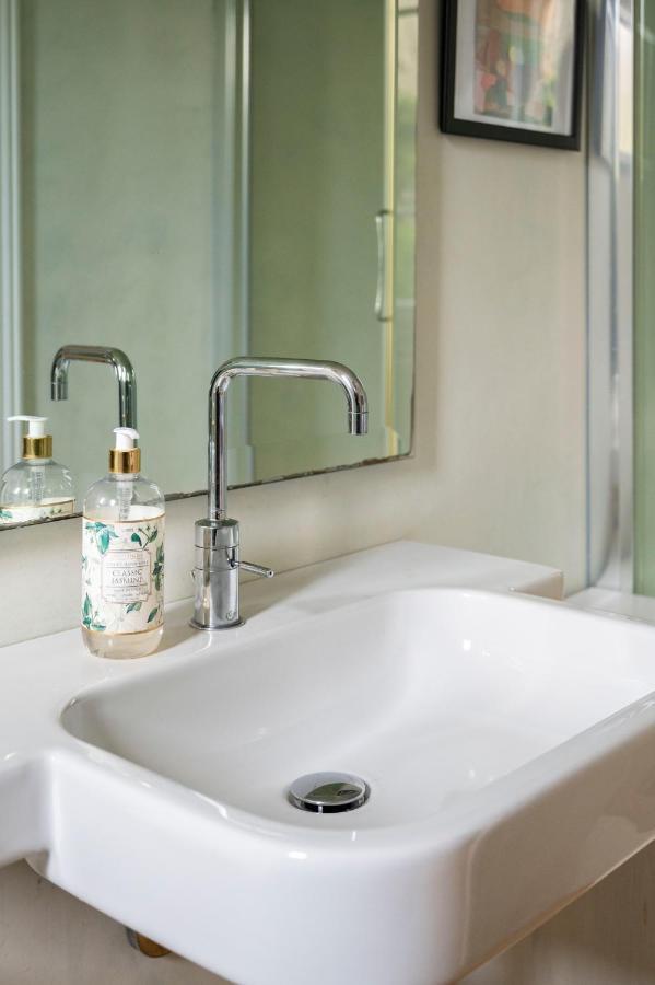 Boutique Apartment With Private Rooms And Garden Oasis Firenze Eksteriør bilde