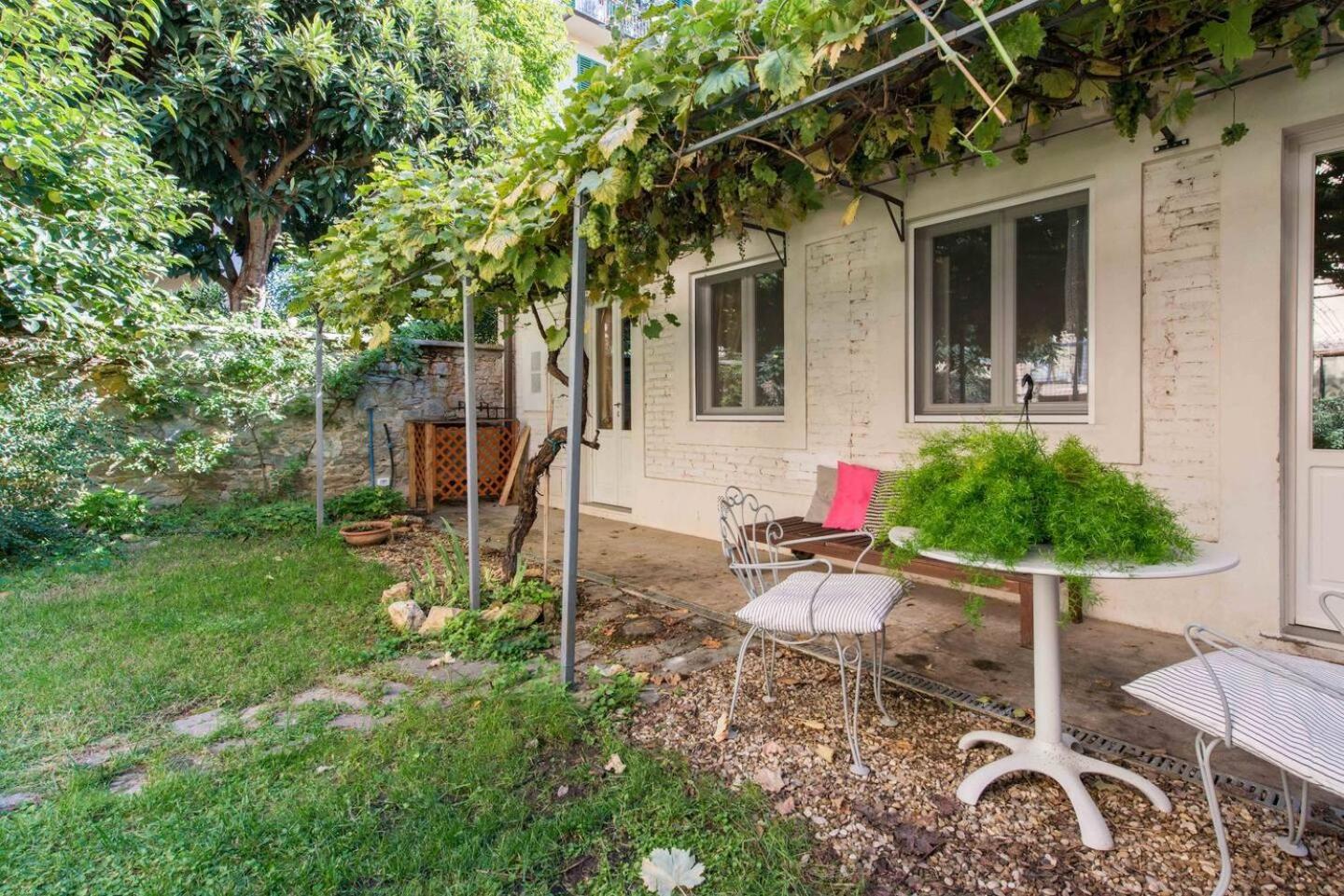 Boutique Apartment With Private Rooms And Garden Oasis Firenze Eksteriør bilde