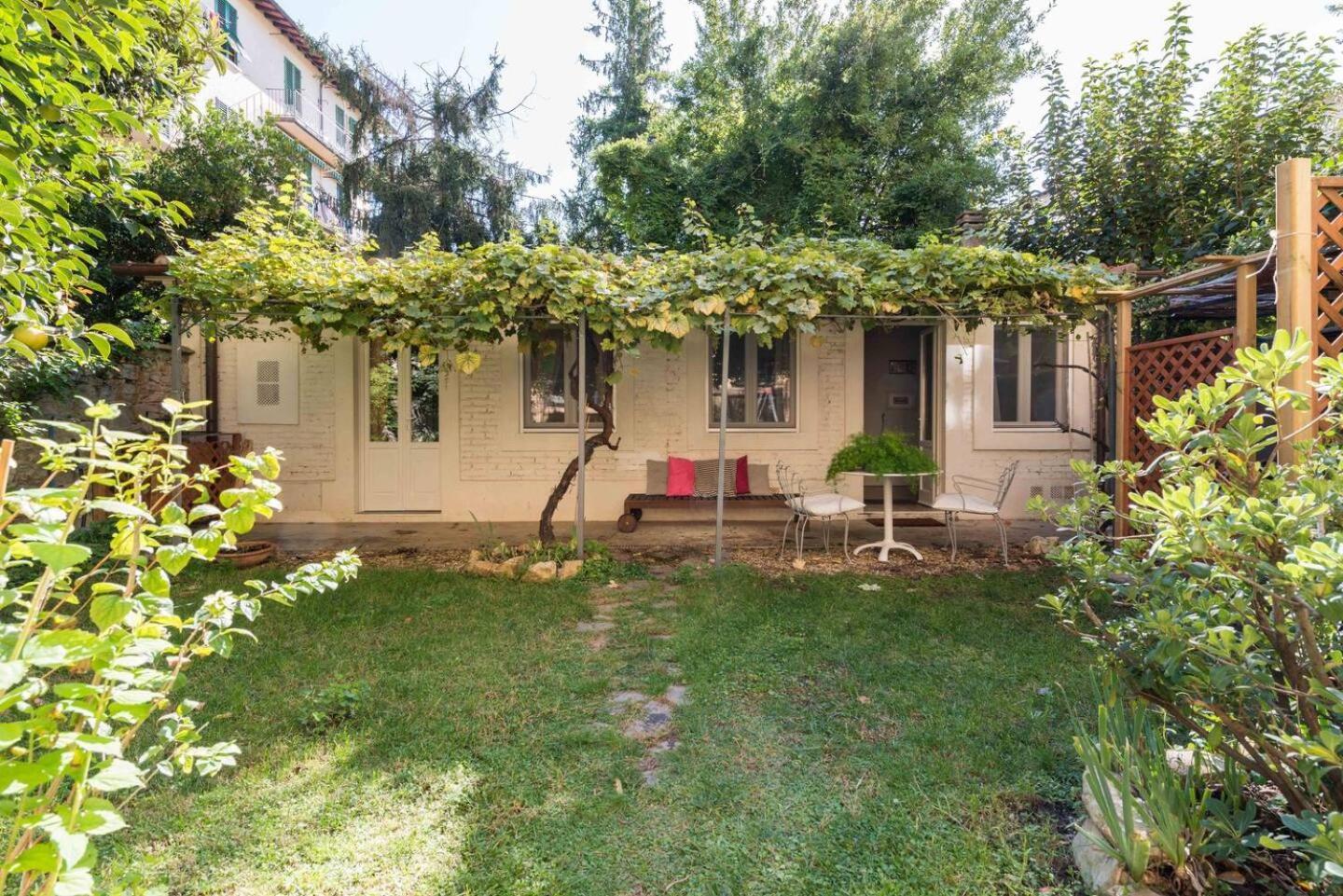Boutique Apartment With Private Rooms And Garden Oasis Firenze Eksteriør bilde